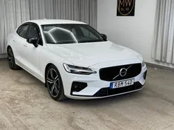 Vit Begagnad 2020 Volvo S60 R-Design Sedan | 269 900 kr
