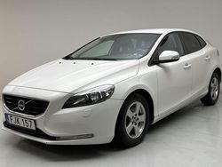 Vit Begagnad 2015 Volvo V40 Kinetic | 119 900 kr (Marknadspris)