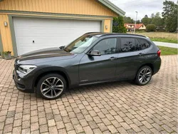 Grå Begagnad 2012 BMW X1 Sport Line SUV | 109 000 kr (Marknadspris)