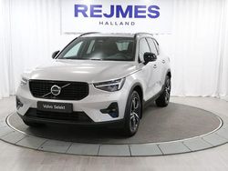 Silver Begagnad 2023 Volvo XC40 Plus SUV | 359 500 kr (Marknadspris)