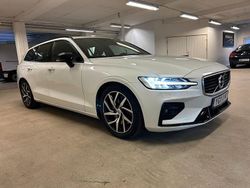 Vit Begagnad 2019 Volvo V60 R-Design Kombi | 325 000 kr (Marknadspris)