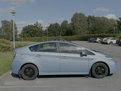 Blå Begagnad 2012 Toyota Prius Plug-in Hybrid Halvkombi | 79 600 kr (Marknadspris)