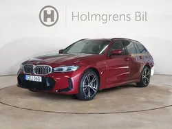 Grå (dravit grå metallic) Begagnad 2024 BMW 330e M Sport Kombi | 549 900 kr (Lite dyr)