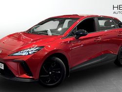 Röd Begagnad 2023 MG MG4 EV Halvkombi | 244 900 kr