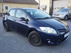 Mörkblå Begagnad 2011 Toyota Auris Halvkombi | 104 900 kr (Lite dyr)