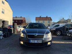 Mörkgrå (grå) Begagnad 2011 Skoda Octavia Elegance Kombi | 54 500 kr (Bra pris)