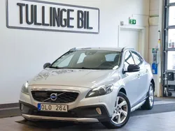 Ljusgrå Begagnad 2012 Volvo V40 CC Summum Kombi | 129 900 kr (Marknadspris)
