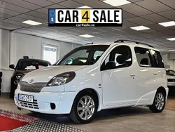 Vit Begagnad 2001 Toyota Yaris Verso Minibuss | 49 900 kr (Marknadspris)