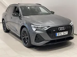 Grå (daytonagrå pärleffekt) Begagnad 2022 Audi e-tron S-Line SUV | 479 000 kr (Marknadspris)
