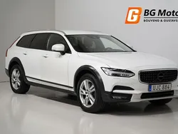 Vit Begagnad 2018 Volvo V90 CC Momentum Kombi | 239 900 kr (Marknadspris)