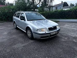 Silver Begagnad 2001 Skoda Octavia Tour Kombi | 14 500 kr (Lite dyr)