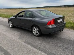 Grå Begagnad 2003 Volvo S60 Business Edition Sedan | 17 500 kr (Marknadspris)
