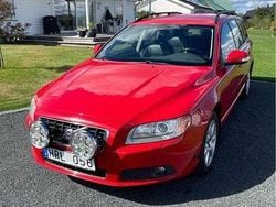 Röd Begagnad 2009 Volvo V70 Momentum Kombi | 39 000 kr (Superpris)