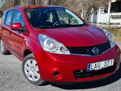 Röd Begagnad 2013 Nissan Note Minibuss | 69 000 kr (Marknadspris)