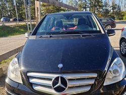 Svartmetalic Begagnad 2011 Mercedes B180 Minibuss | 40 000 kr (Superpris)