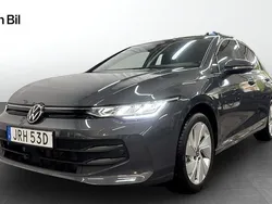 Mörkgrå Ny 2024 VW Golf VIII Life Halvkombi | 294 900 kr (Marknadspris)