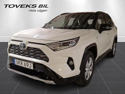 Vit Begagnad 2019 Toyota RAV4 Hybrid Style SUV | 339 000 kr (Marknadspris)