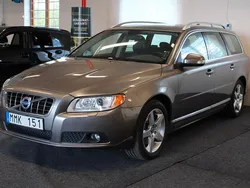 Grå Begagnad 2010 Volvo V70 Summum Kombi | 149 900 kr (Dyr)