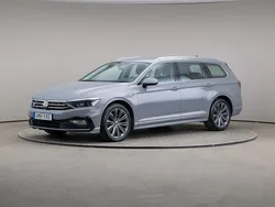 Grå Begagnad 2022 VW Passat Executive Kombi | 295 000 kr (Marknadspris)