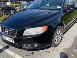 Svart Begagnad 2013 Volvo V70 Kinetic Kombi | 49 900 kr (Marknadspris)