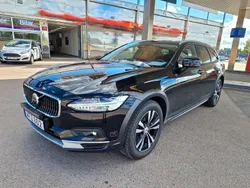 Svart Begagnad 2021 Volvo V90 CC Kombi | 358 500 kr (Marknadspris)