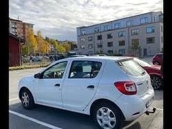 Vit Begagnad 2013 Dacia Sandero Halvkombi | 40 000 kr (Bra pris)