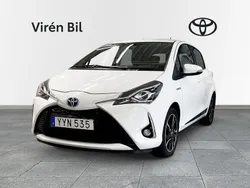 Vit Begagnad 2017 Toyota Yaris Hybrid Style Halvkombi | 119 000 kr (Bra pris)