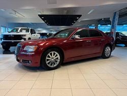 Mörkröd Begagnad 2014 Chrysler 300C Sedan | 239 000 kr