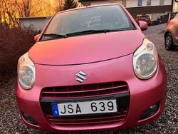 Rosa metallic Begagnad 2009 Suzuki Alto Halvkombi | 27 000 kr (Bra pris)