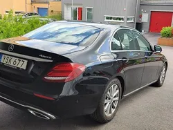 Svart Begagnad 2018 Mercedes E220 Avantgarde Sedan | 249 000 kr (Superpris)