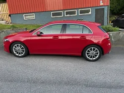 Röd Begagnad 2019 Mercedes A180 Halvkombi | 215 000 kr (Marknadspris)