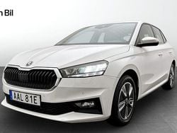 Vit Begagnad 2023 Skoda Fabia Comfort Halvkombi | 209 900 kr (Marknadspris)