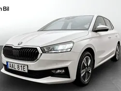 Vit Begagnad 2023 Skoda Fabia Comfort Halvkombi | 214 900 kr (Marknadspris)