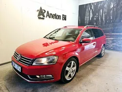 Röd Begagnad 2013 VW Passat Kombi | 84 800 kr (Marknadspris)
