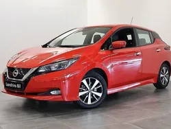 Röd Begagnad 2022 Nissan Leaf Acenta Halvkombi | 159 700 kr (Bra pris)