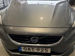 Grå Begagnad 2014 Volvo V40 Momentum Kombi | 119 000 kr (Lite dyr)