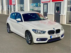 Vit Begagnad 2016 BMW 120 Sport Line Halvkombi | 150 000 kr (Marknadspris)