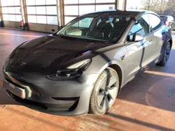 Grå Begagnad 2021 Tesla Model 3 Standard Range Plus Sedan | 259 000 kr (Marknadspris)