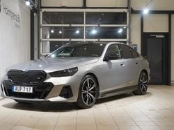 Grå/silver Begagnad 2023 BMW i5 M Sport Sedan | 869 900 kr (Marknadspris)