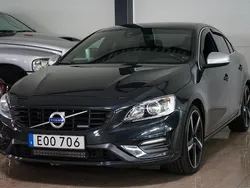 Grå Begagnad 2015 Volvo S60 R-Design Sedan | 149 499 kr (Marknadspris)