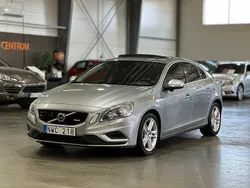 Ljusblå (blå) Begagnad 2012 Volvo S60 R-Design Momentum Sedan | 139 900 kr (Marknadspris)