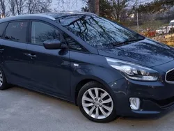 Blå Begagnad 2016 Kia Carens Minibuss | 133 900 kr (Marknadspris)