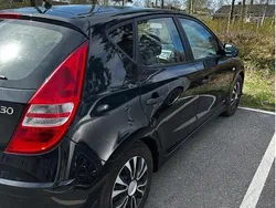 Svart Begagnad 2011 Hyundai i30 Select Halvkombi | 45 000 kr (Marknadspris)