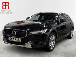 Svart Begagnad 2019 Volvo V90 CC Momentum Kombi | 319 900 kr (Marknadspris)