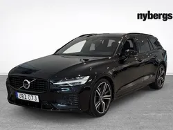 Svart Begagnad 2021 Volvo V60 R-Design Kombi | 379 000 kr (Marknadspris)