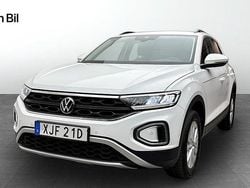Vit (pure white) Begagnad 2023 VW T-Roc Life SUV | 289 900 kr (Marknadspris)