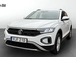 Vit (pure white) Begagnad 2023 VW T-Roc Life SUV | 289 900 kr (Marknadspris)