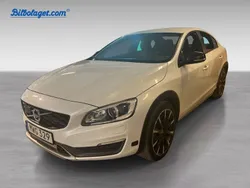 Vit Begagnad 2016 Volvo S60 CC Summum Sedan | 229 000 kr