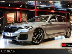 Blå (grå) Begagnad 2022 BMW 530e M Sport Kombi | 399 900 kr (Lite dyr)
