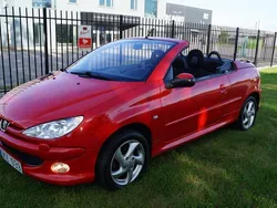 Röd Begagnad 2004 Peugeot 206 CC Cab | 34 900 kr (Lite dyr)